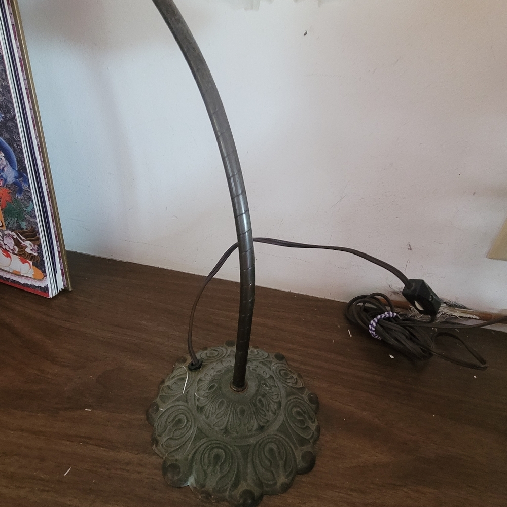 Antique Art deco tulip lily brass table lamp - Picture 10 of 16